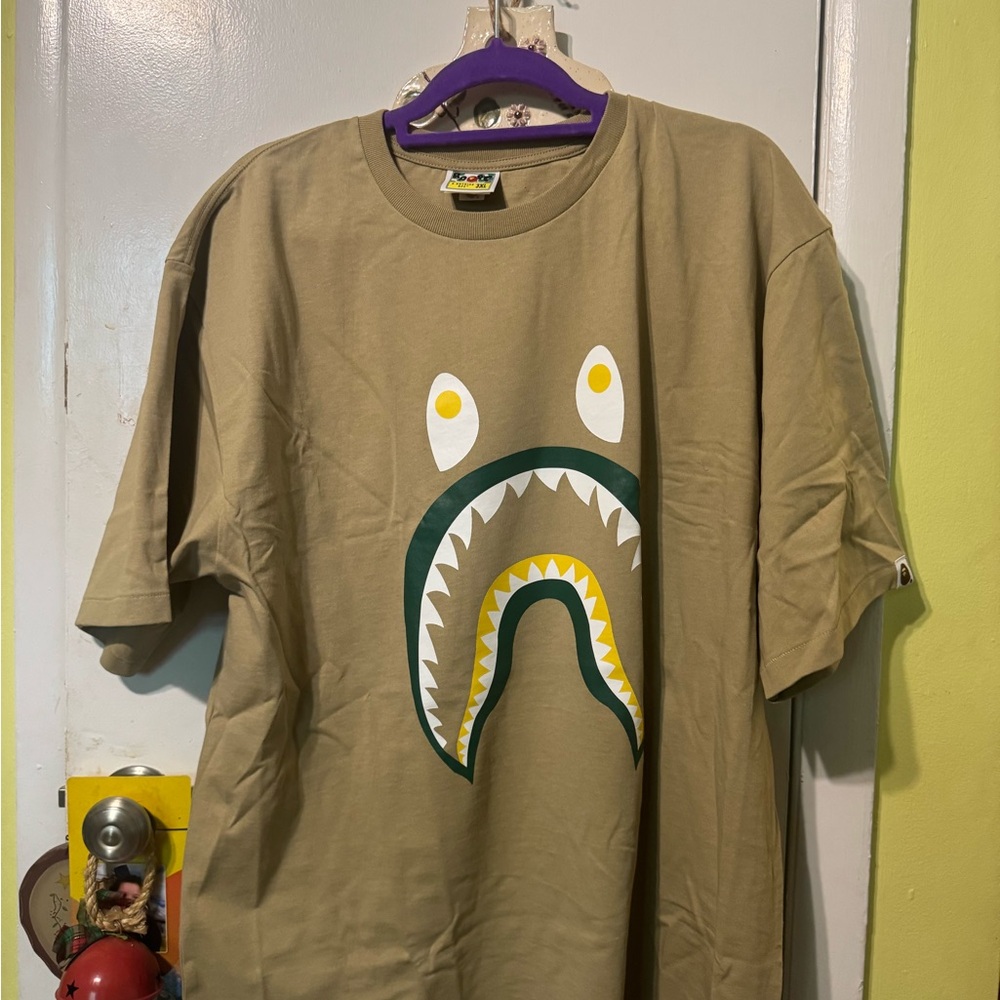 Bathing Ape shark tee sz 3xl AUTHENTIC!!!! Fits like a US 2 xl .